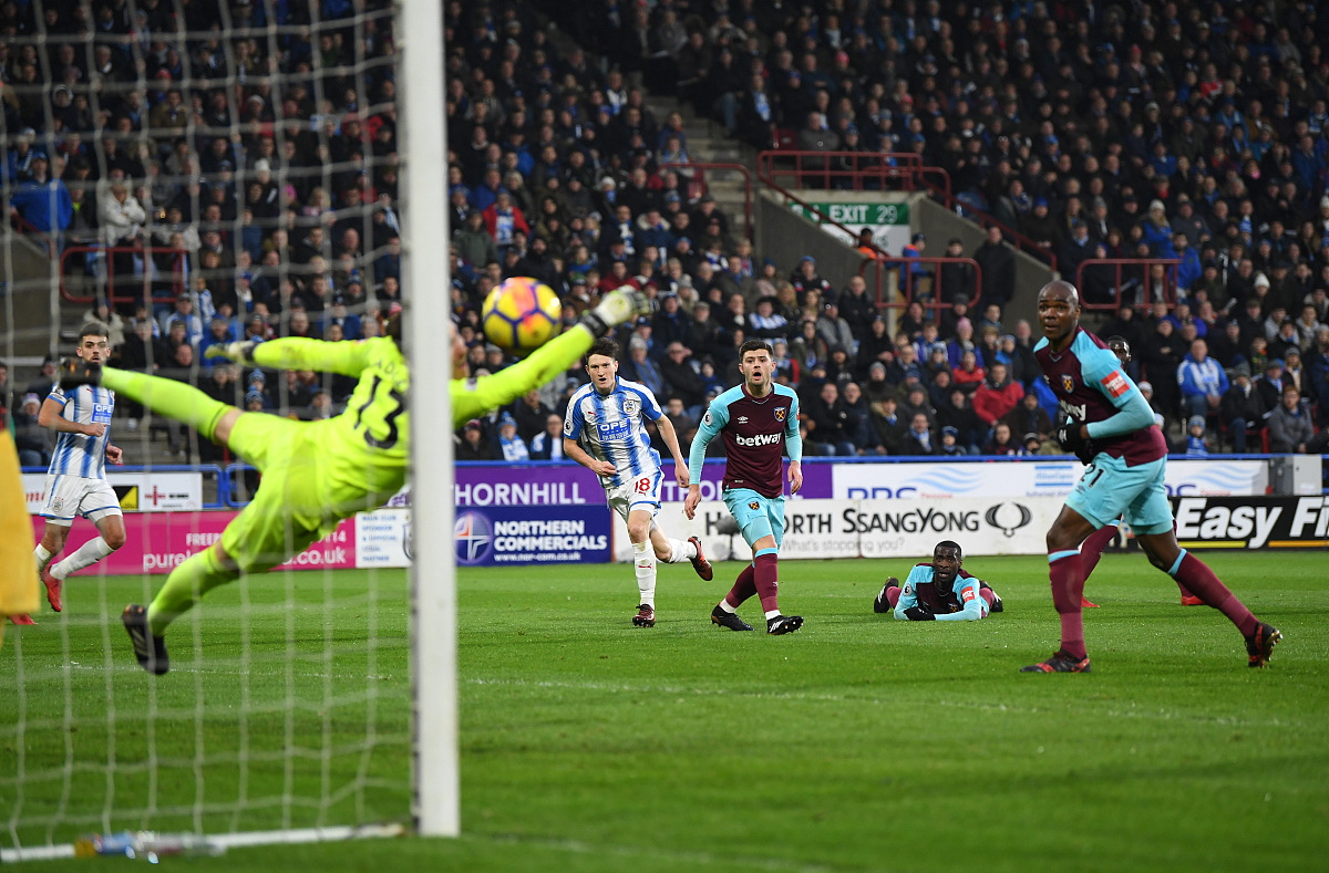 马德里竞技迎欧超杯关键赛,清晨篮板制胜,引发热议,临场指挥获称赞 马德里竞技迎欧超杯关键赛,清晨篮板制胜,引发热议,临场指挥获称赞